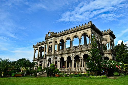 1024px-The_Ruins_in_Talisay_Negros_Occidental.jpg