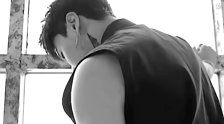1706_VOGUE_GK_05.gif