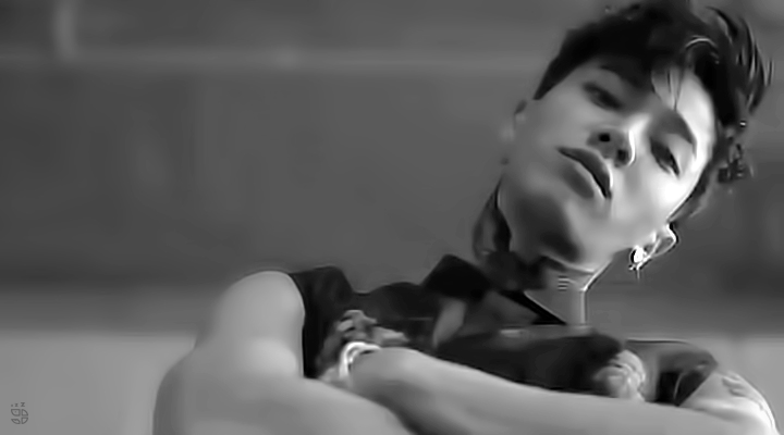 1706_VOGUE_GK_06.gif