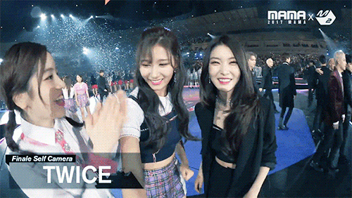 171129-mama--3.gif