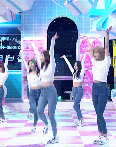 171217--heartshaker-4.gif