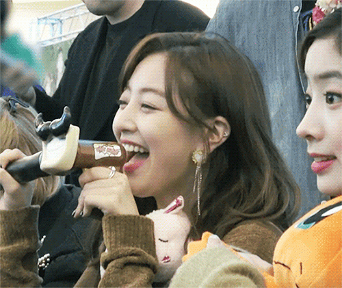 180114-vlie-likey-ep01-----2.gif