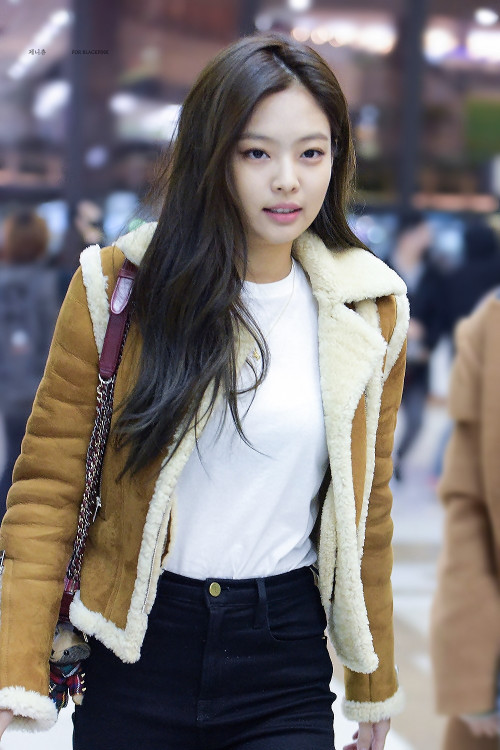 180120 김포공항 출국 제니1