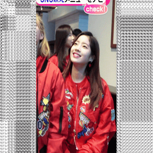 180207-TWICE-Mezamashi-1-.gif