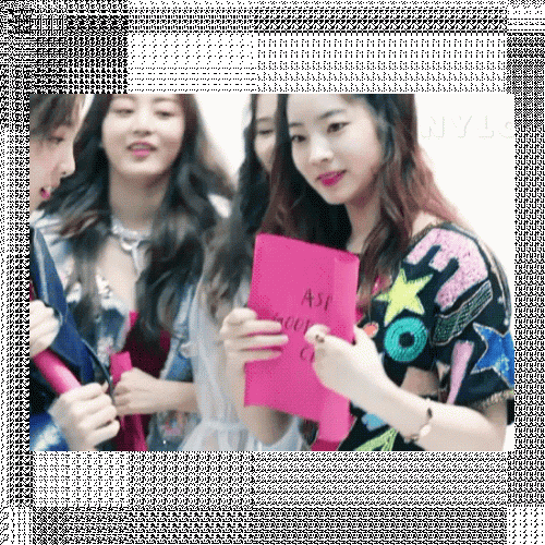 180225-nylon-1-.gif