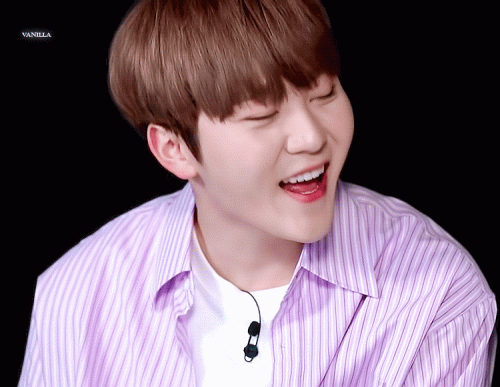 180608-V-Shots-X-SEVENTEEN-53354d6707579218.gif