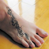 Amazing-Foot-Tattoo-Simple-And-Easy-Mehandi-Designs-For-Beginners-300x293