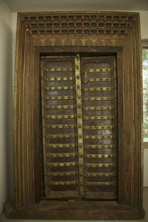 Antique-Wooden-Indian-Doors.gif