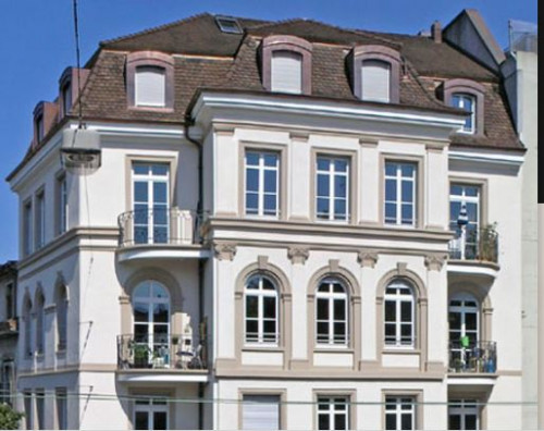 Wir sind ein Immobilienmakler in Basel. Wir bieten Wohnungen Exklusive Lage, komplett renoviert Mit Aufzug und Balkone Individuelle Gestaltung von Bädern und Küchen. Die schöne alte Hausfassade wurde mit großer Sorgfalt restauriert.