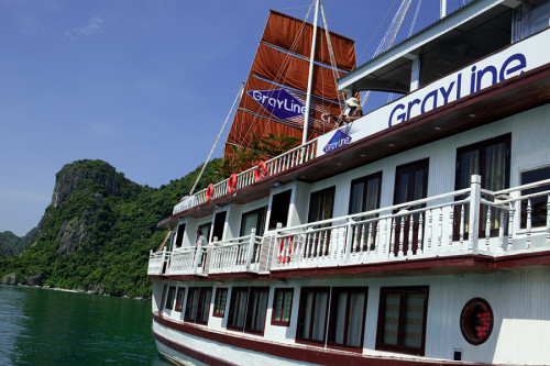 Grayline-Cruise-Halong-Bay-4.jpg