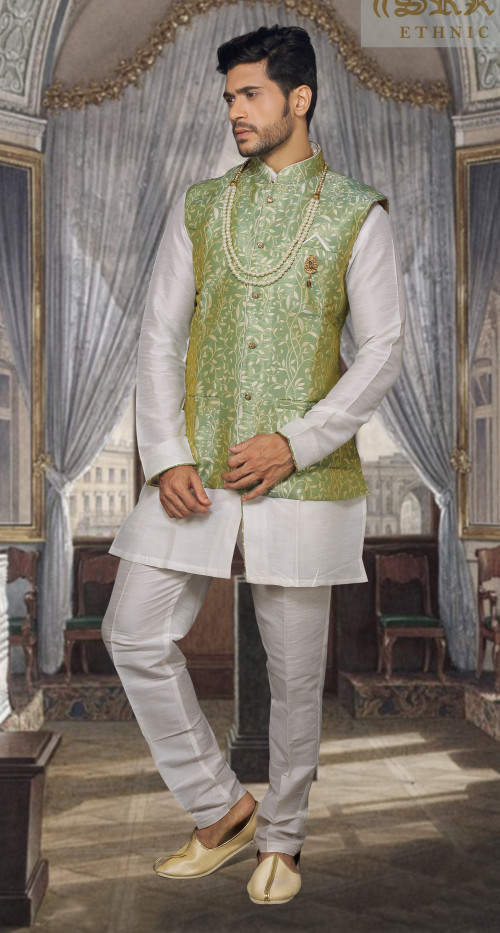 Men Indo Western Dresses is the new type of sherwani which really makes a man look handsome. Mirraw.com is the site to purchase at affordable rates. https://www.mirraw.com/men/clothing/indo-western-dresses