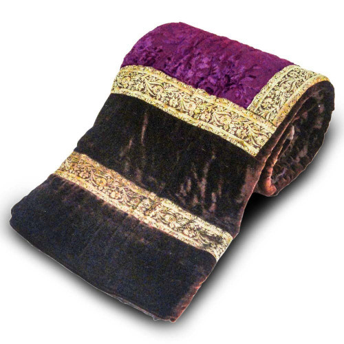 Jaipuri Razai are colourful and have attractive patterns which is used as a blanket which is made up of soft fabric.
https://www.mirraw.com/home-decor/bedding/jaipuri-razai