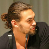 Jason-Momoa-man-bun