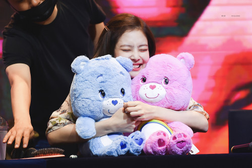 Jennie (Black Pink)