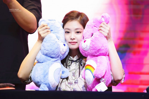 Jennie (Black Pink)