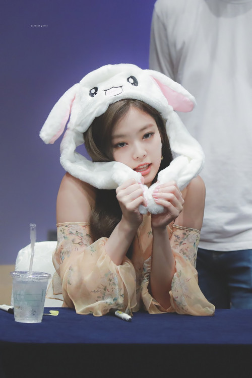 Jennie (Black Pink)