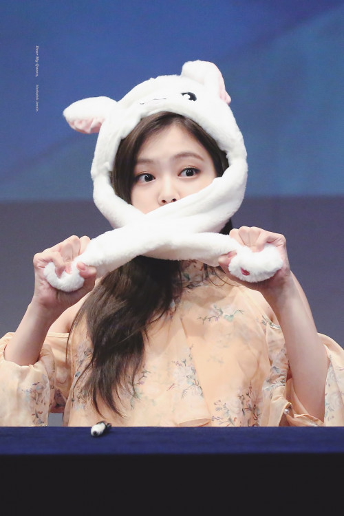 Jennie (Black Pink)