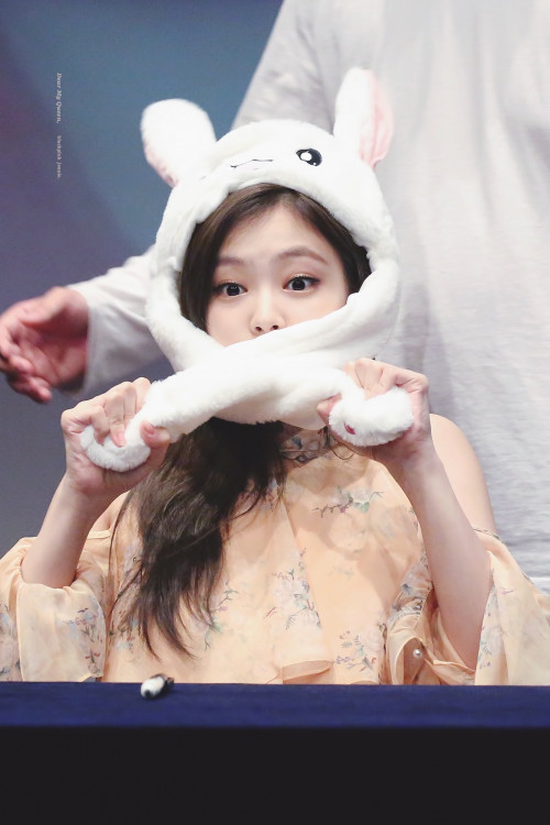 Jennie (Black Pink)