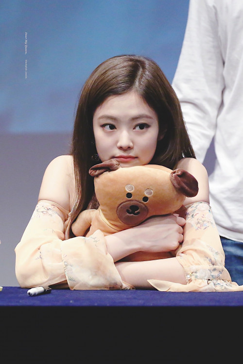 Jennie (Black Pink)