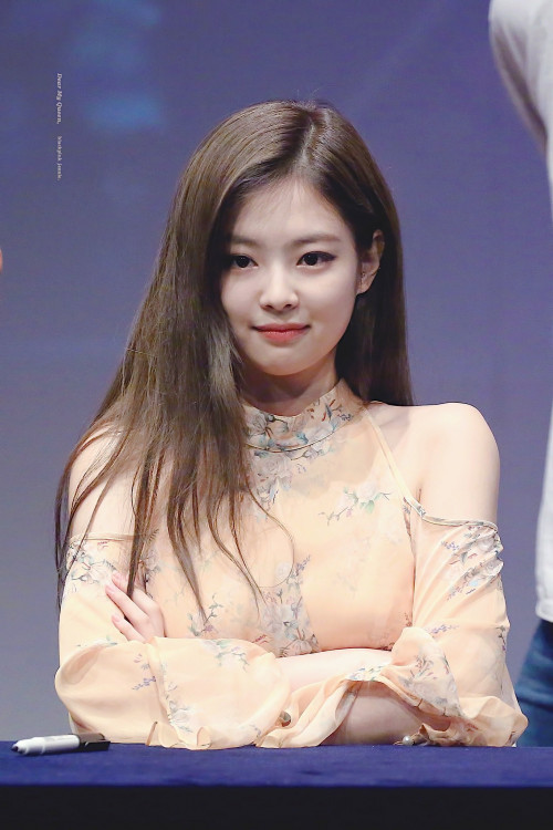 Jennie (Black Pink)