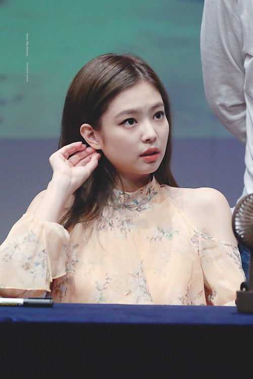 Jennie (Black Pink)