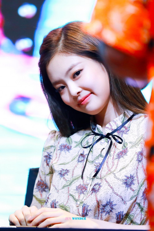 Jennie (Black Pink)