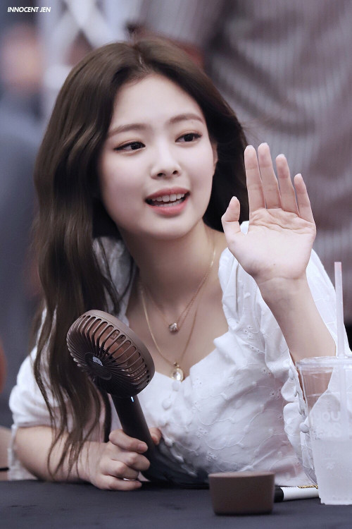 Jennie (Black Pink)