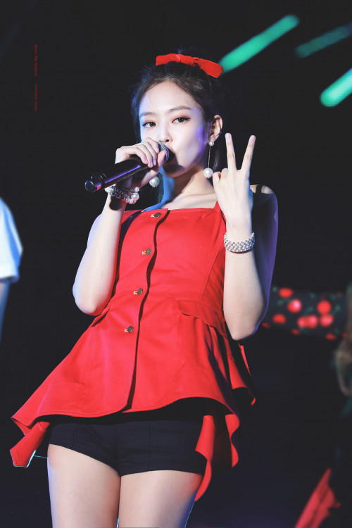 Jennie (Black Pink)