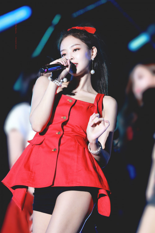 Jennie (Black Pink)