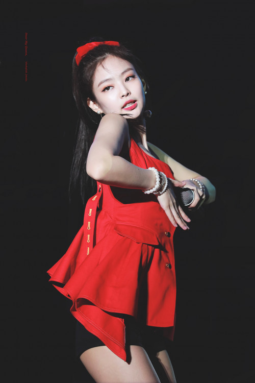 Jennie (Black Pink)