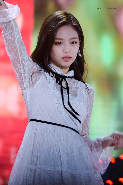 Jennie (Black Pink)