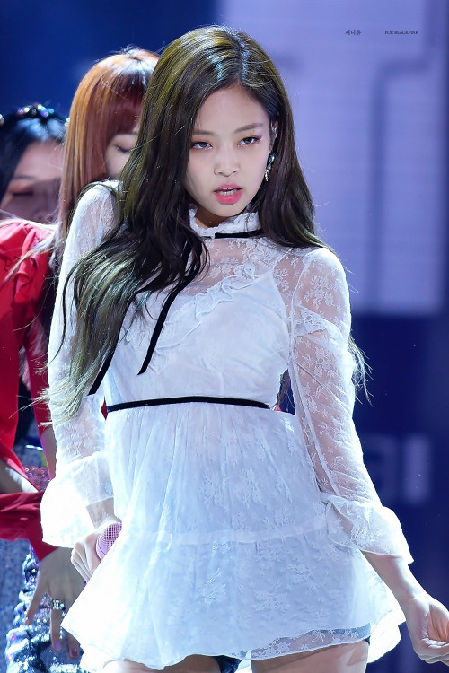 Jennie (Black Pink)