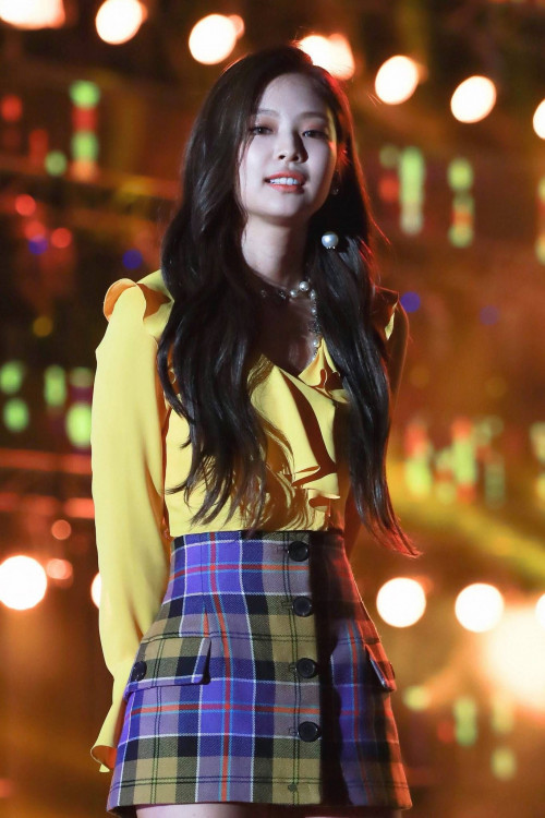 Jennie (Black Pink)