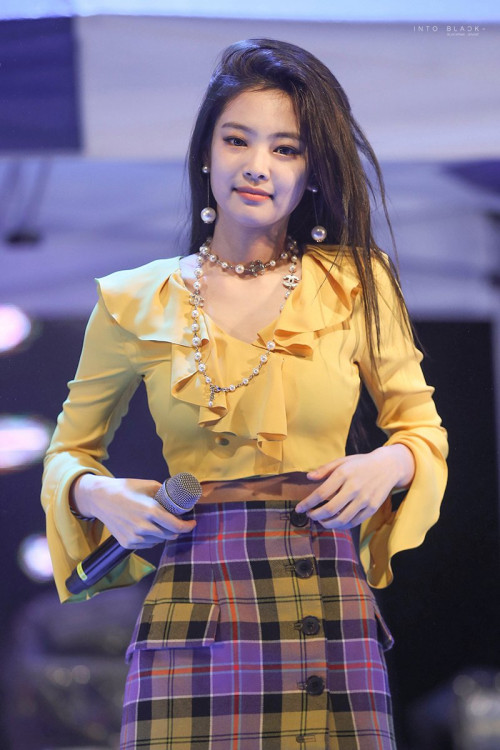 Jennie (Black Pink)