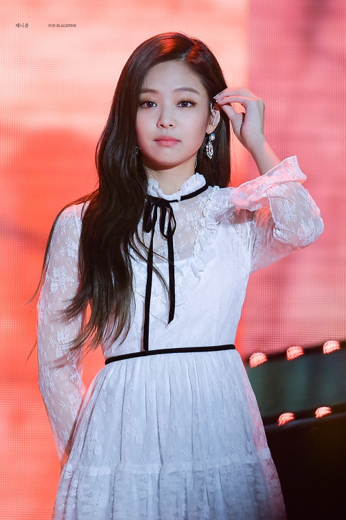 Jennie (Black Pink)