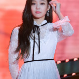 Jennie-818a352405be2d468