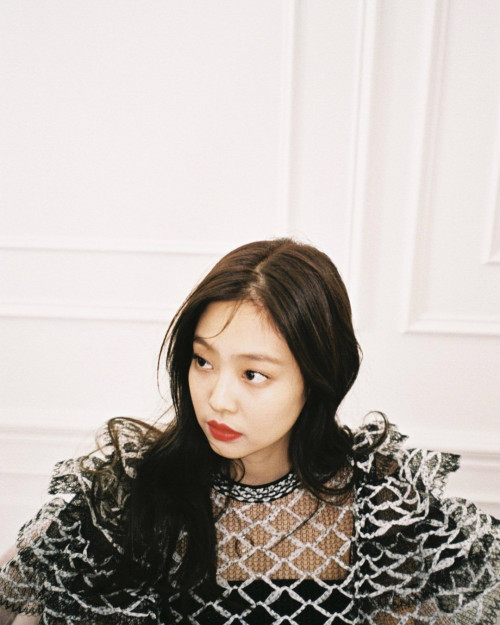 Jennie (Black Pink)