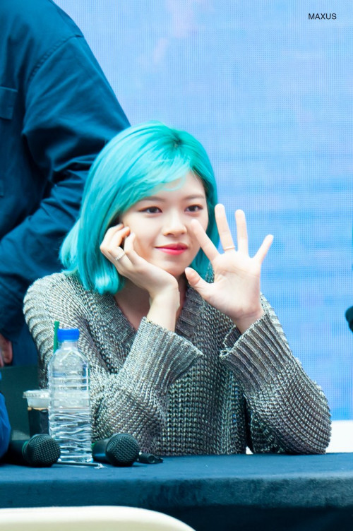 Jeongyeon (Twice)