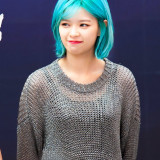 Jeongyeon-9