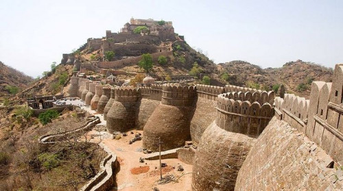 Kumbhalgarh-Fort.jpg