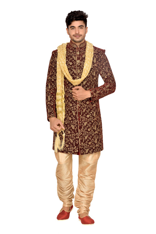 Everyone wants to wear a Designer Sherwani at their wedding. Mirraw is the website to buy awesome wedding sherwani. https://www.mirraw.com/men/clothing/sherwani/wedding-sherwani