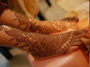 Latest-and-stylish-Mehndi-Designs-for-Foot-300x224.jpg