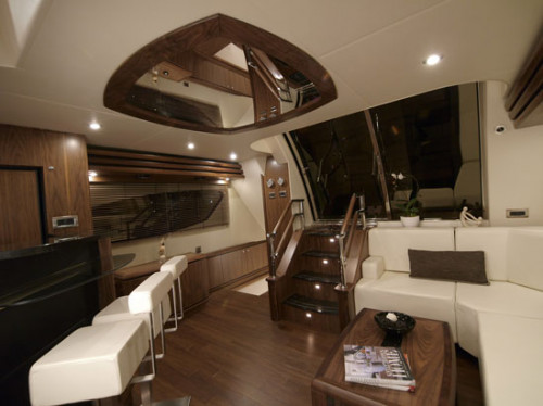 Luxury-Yacht-Renting-Dubai..jpg