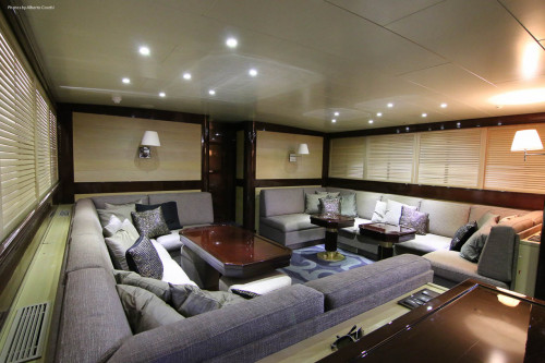 Luxury-Yacht-Renting-Dubai.jpeg147bc5190dbc0d247.jpg