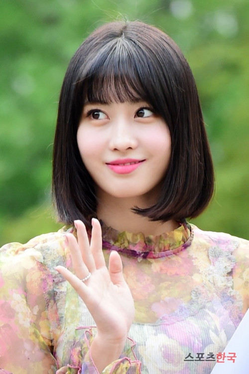 Momo (Twice)