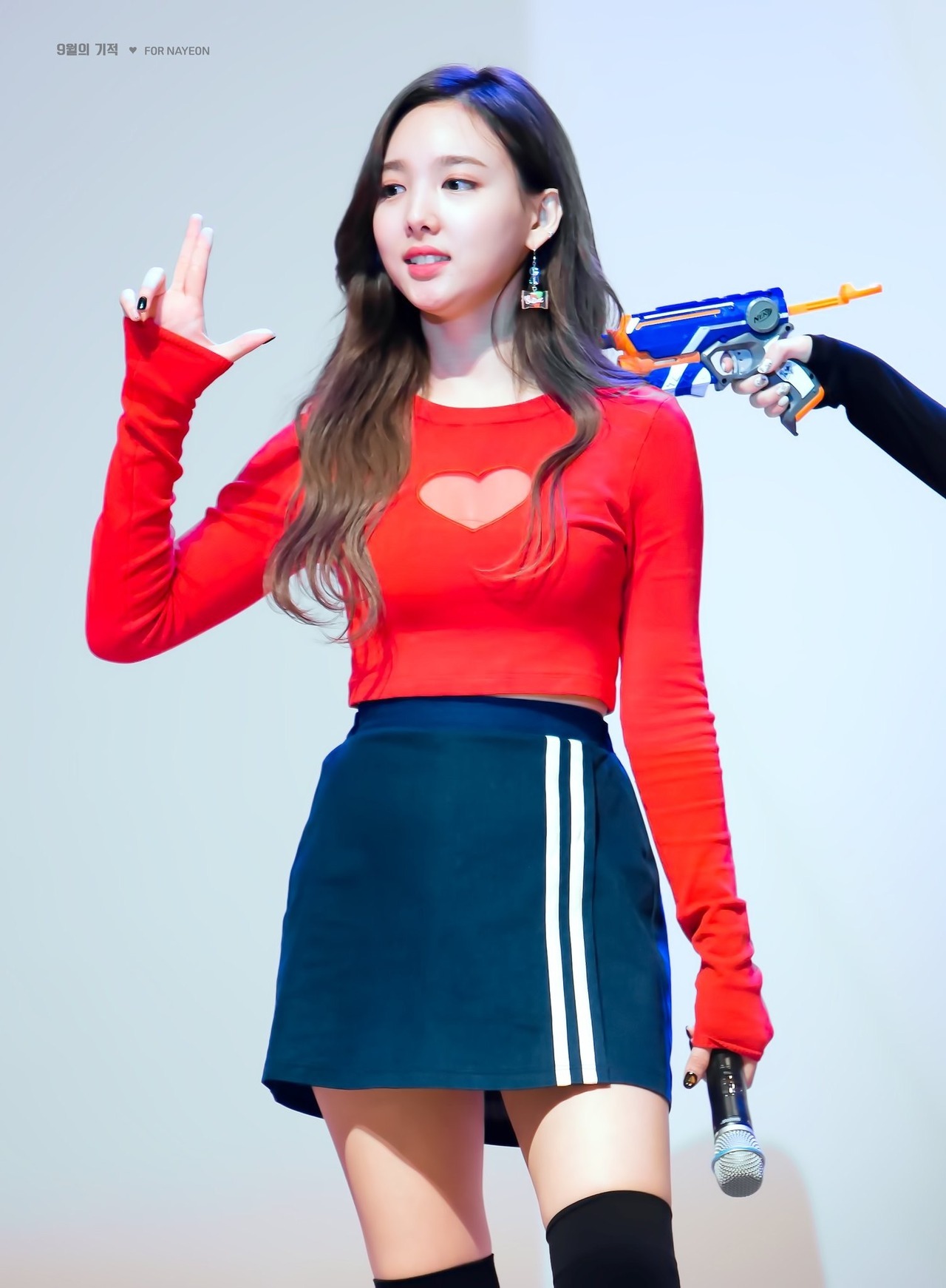 Рор наен. Наен твайс фигура. Twice Nayeon фигура. Наён твайс фигура. Twice наён фигура.