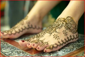 Simple-And-Easy-Mehndi-Designs-For-Hands-300x200.jpg