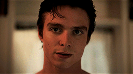 https://s1.gifyu.com/images/Synd0.gif