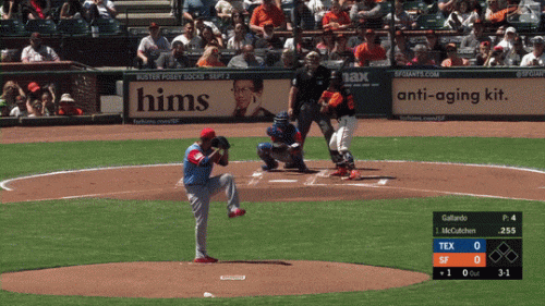 Tocci-CF-diving-catch-at-SF-8-26-2018.gif