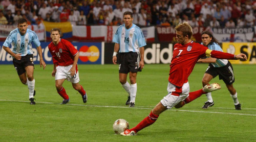 World-Cup-2002-Korea-Japan-David-Beckham-scoring-the-winner-against-Argentina.jpg